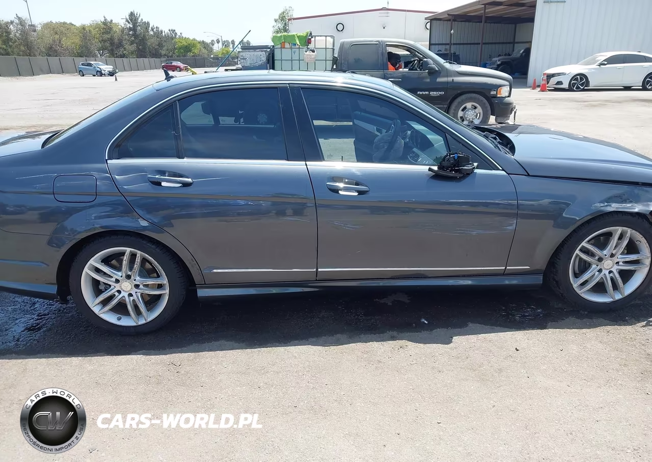 2013 Mercedes-Benz C 250 Sport VIN:WDDGF4HB1DR268265 - 6