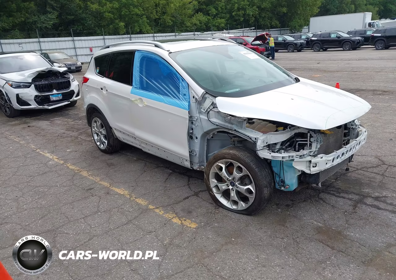 2016 Ford Escape Titanium – zdjęcie 1 z 17