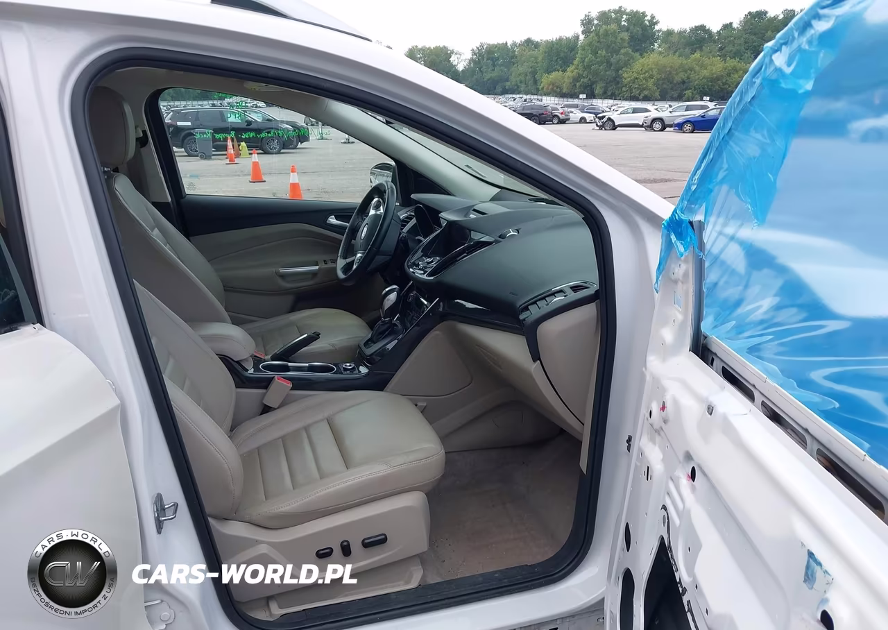 2016 Ford Escape Titanium VIN:1FMCU9J96GUB44220 - 5
