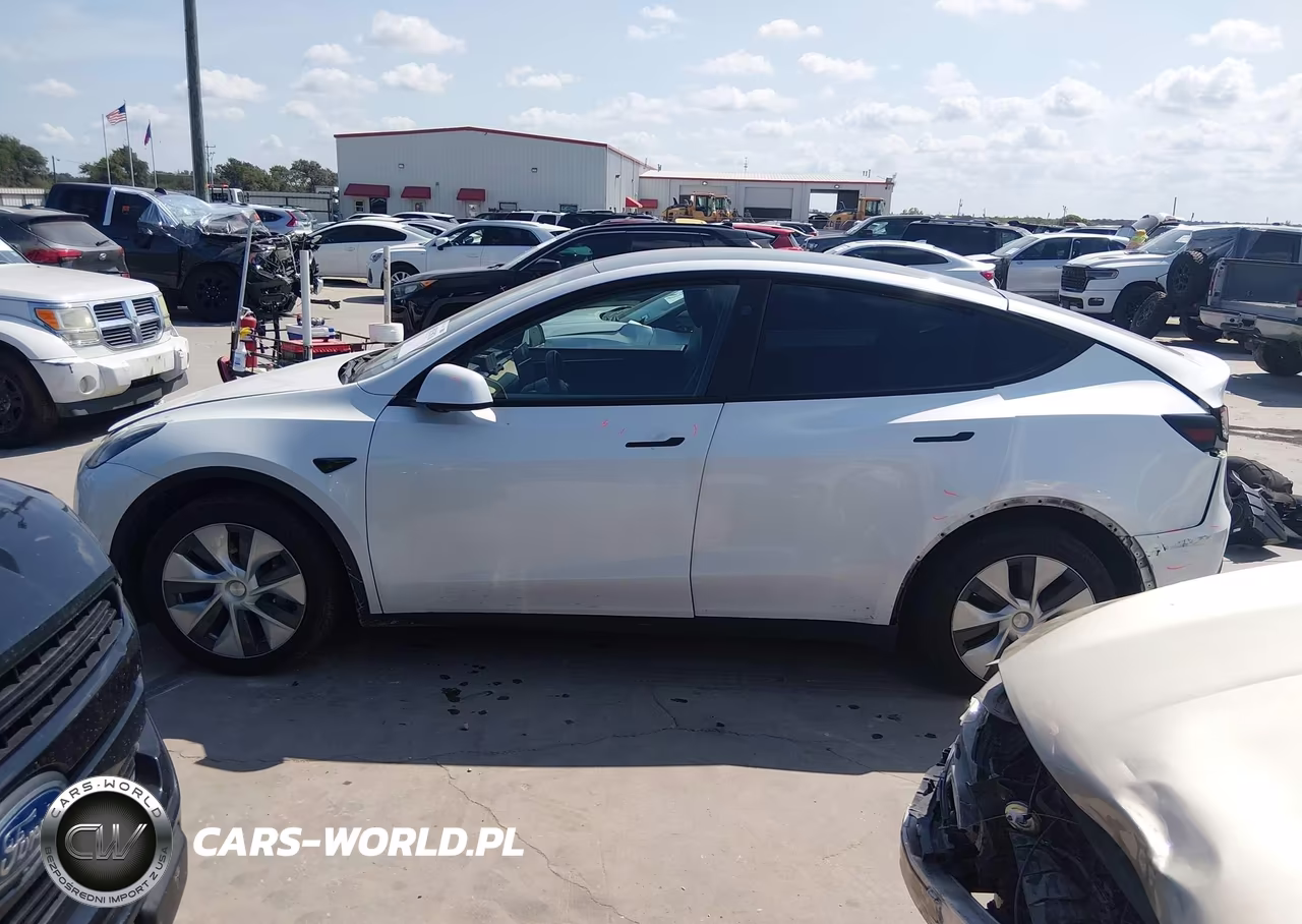 2023 Tesla Model Y Awd-Long Range Dual Motor All-Wheel Drive VIN:7SAYGDEE7PF815630 - 13