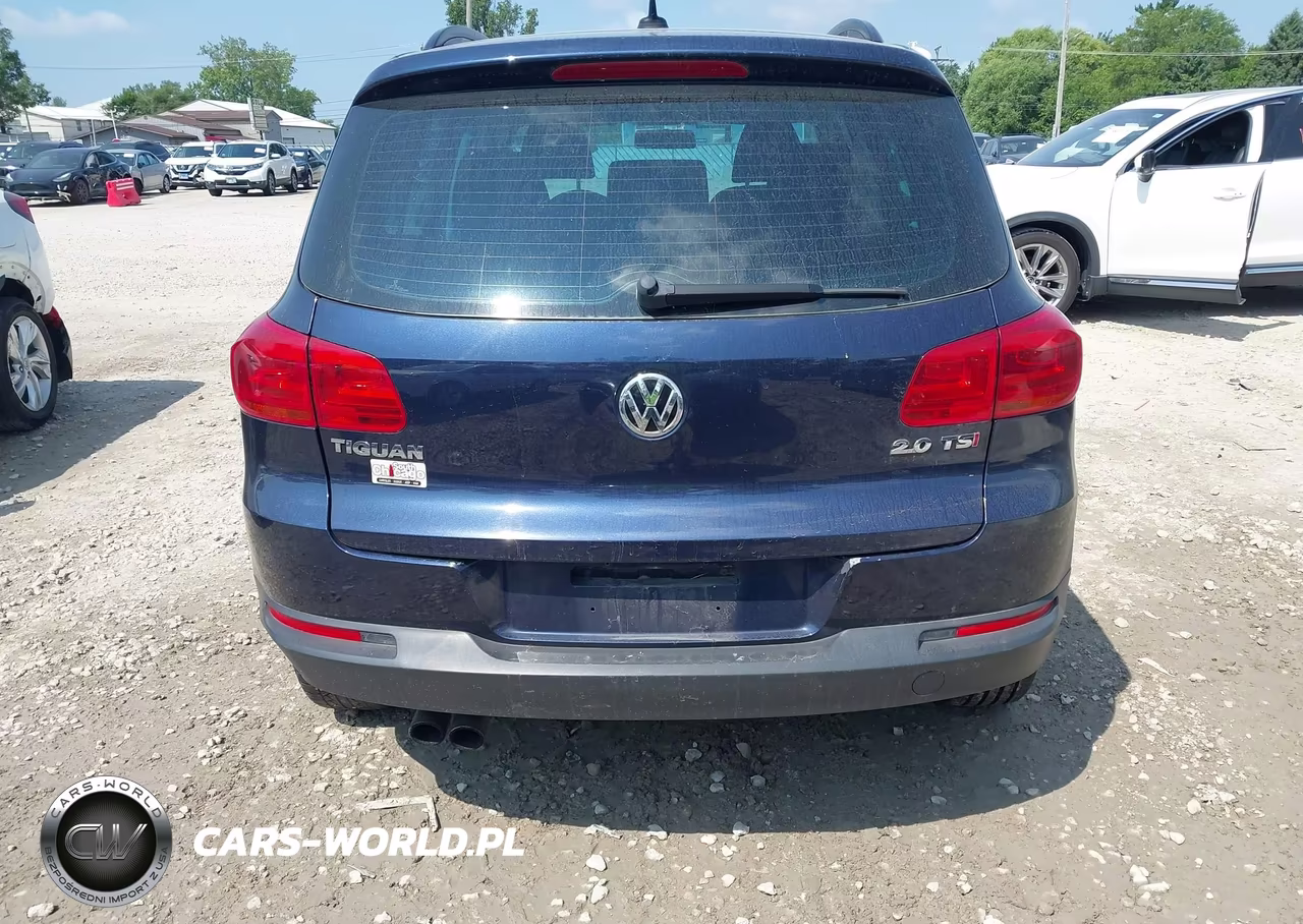 2015 Volkswagen Tiguan S VIN:WVGAV7AXXFW576027 - 16