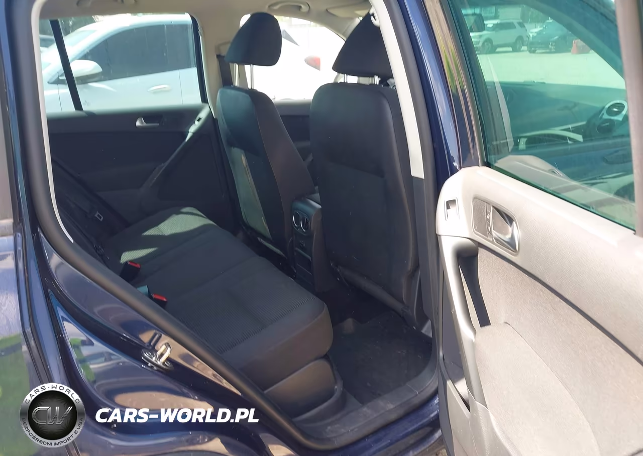 2015 Volkswagen Tiguan S VIN:WVGAV7AXXFW576027 - 8