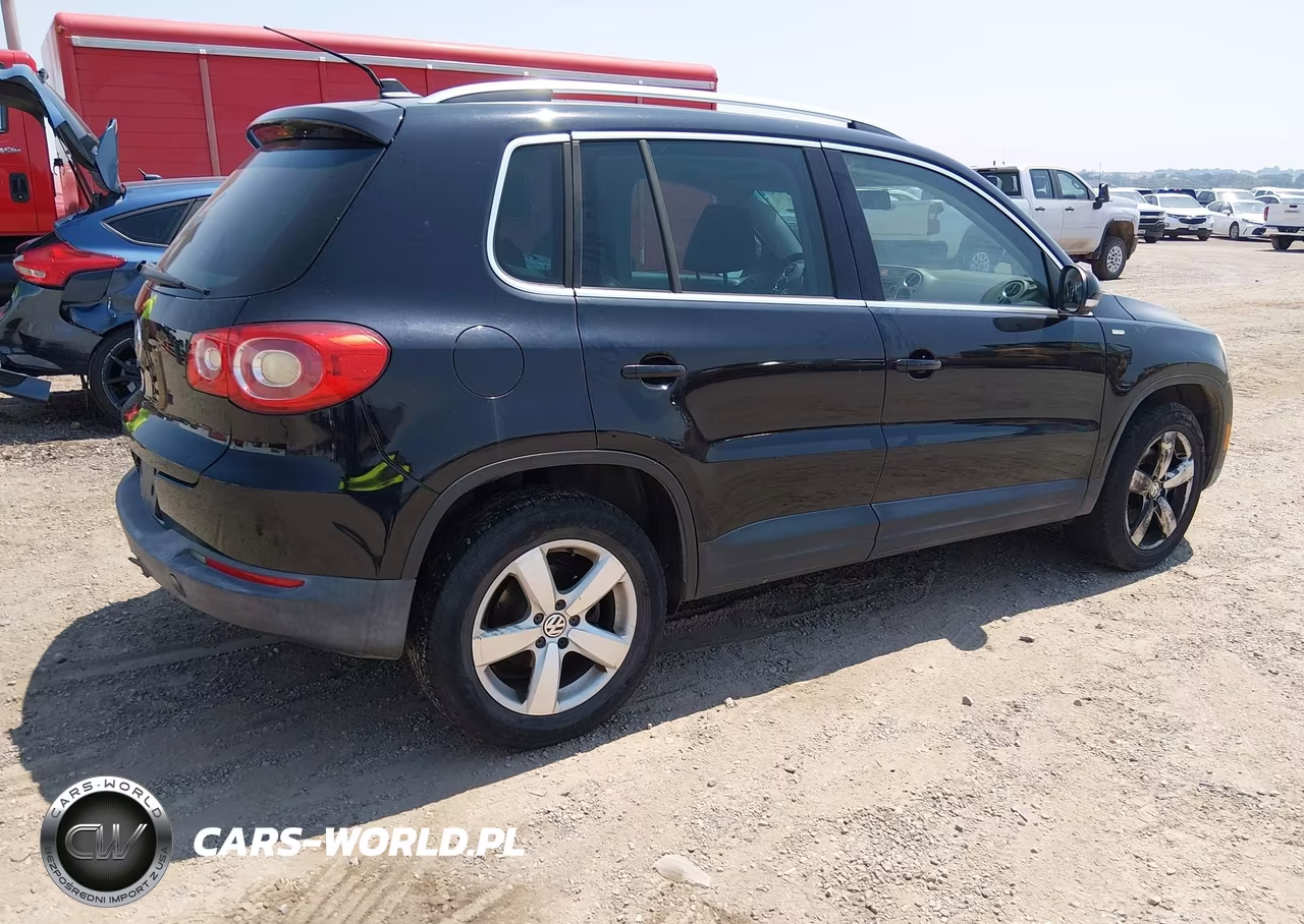 2010 Volkswagen Tiguan Wolfsburg Edition VIN:WVGBV7AX1AW514058 - 4