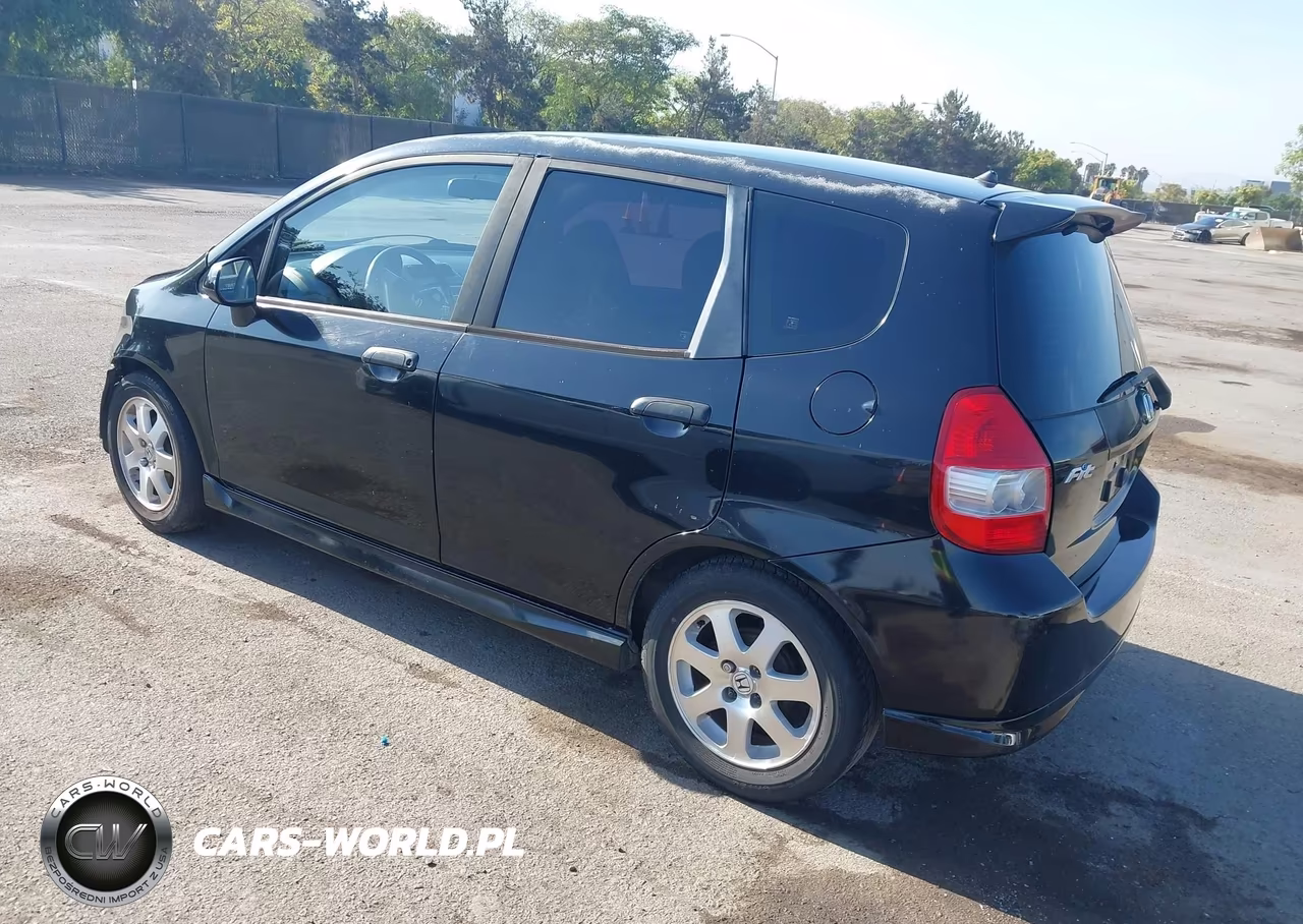 2007 Honda Fit Sport VIN:JHMGD38647S052287 - 3