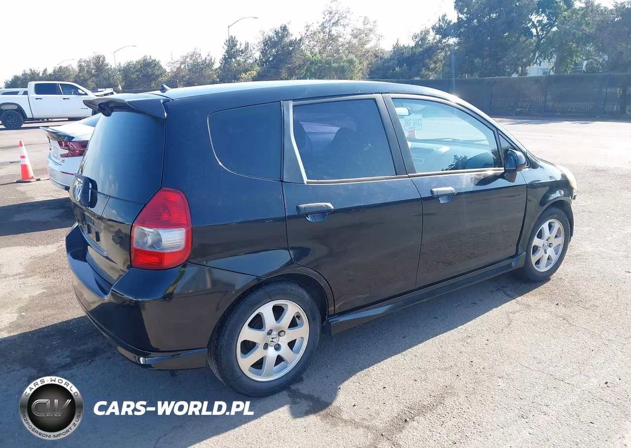 2007 Honda Fit Sport VIN:JHMGD38647S052287 - 4