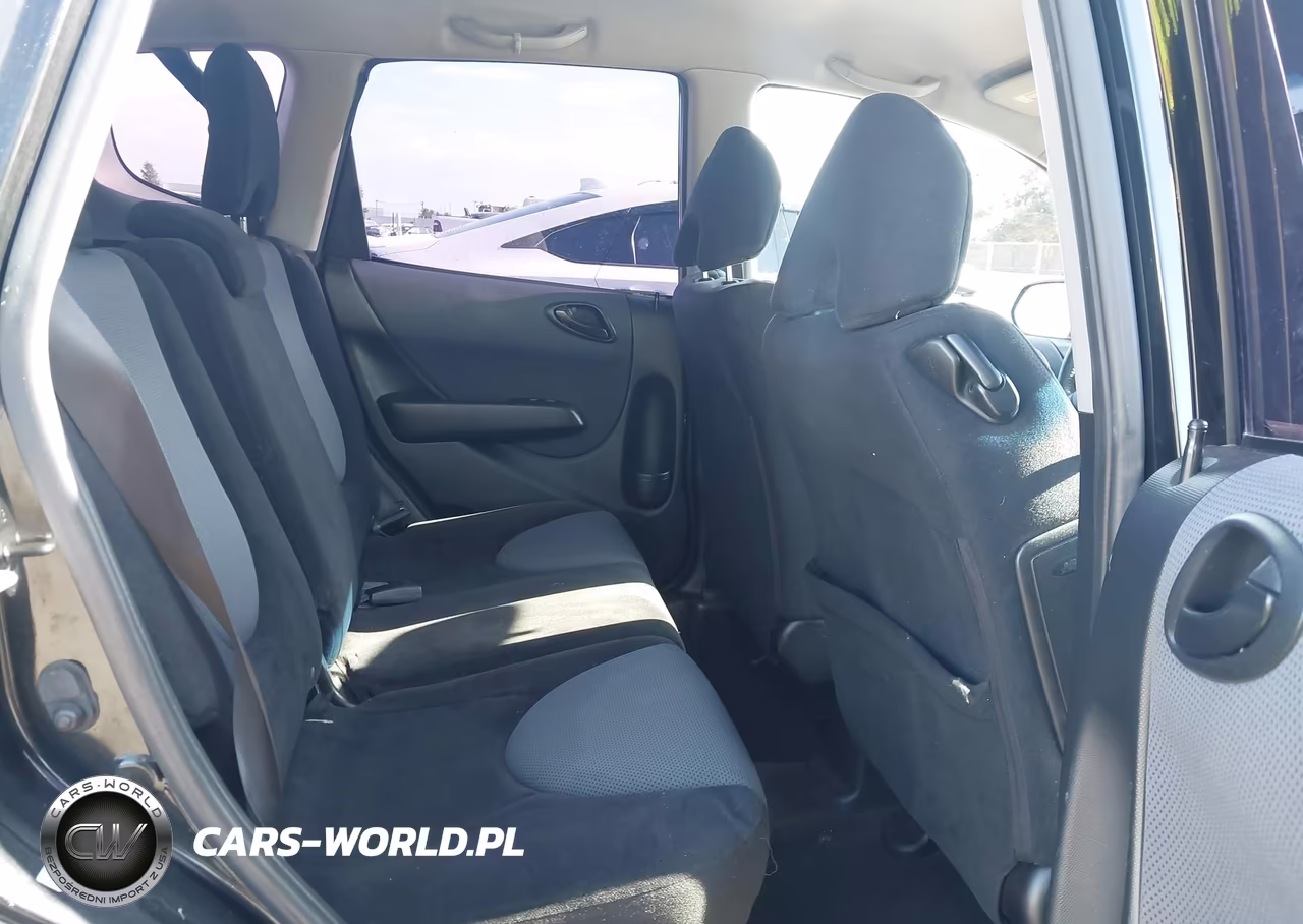 2007 Honda Fit Sport VIN:JHMGD38647S052287 - 8