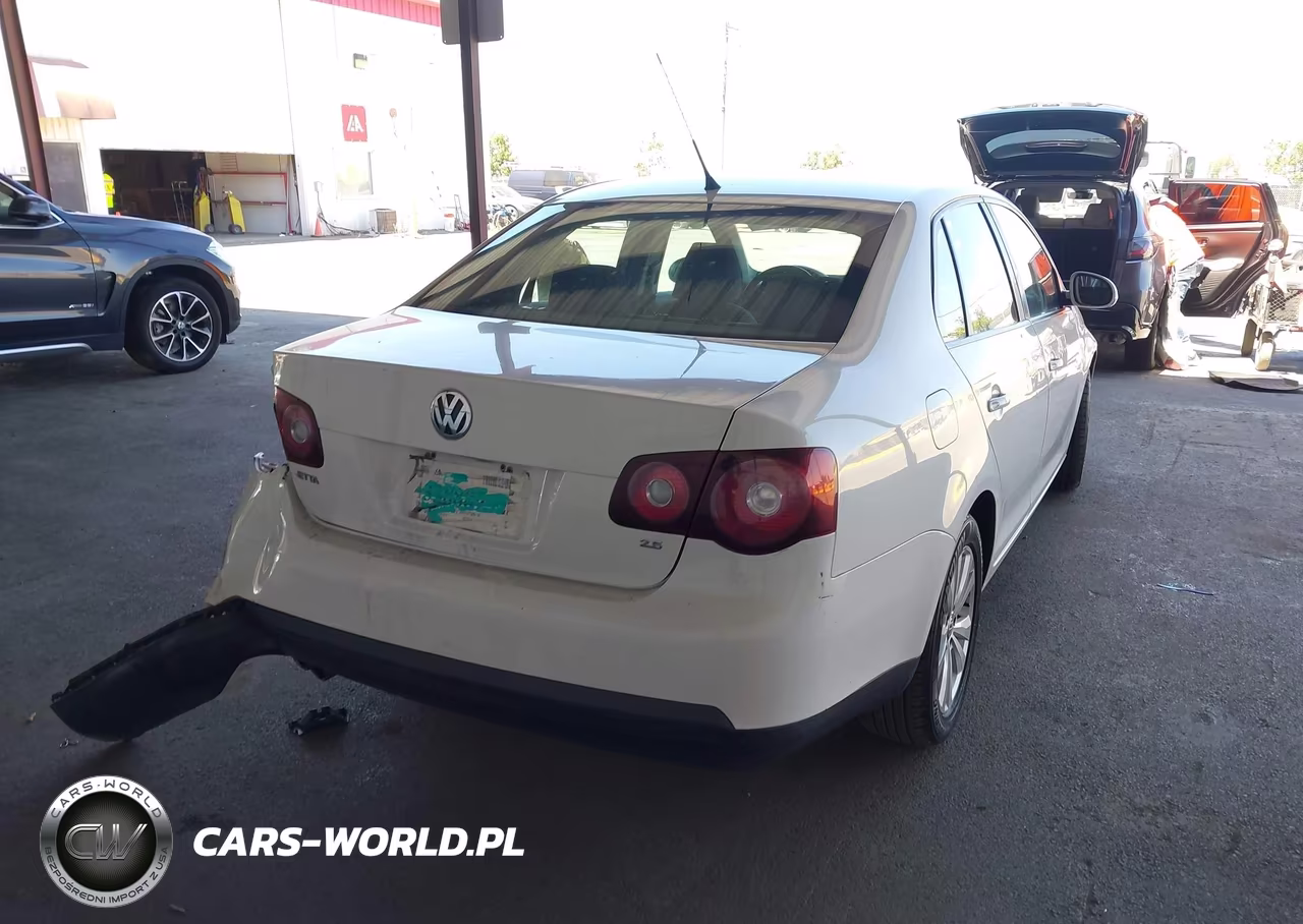 2009 Volkswagen Jetta S VIN:3VWJZ71K29M033561 - 4