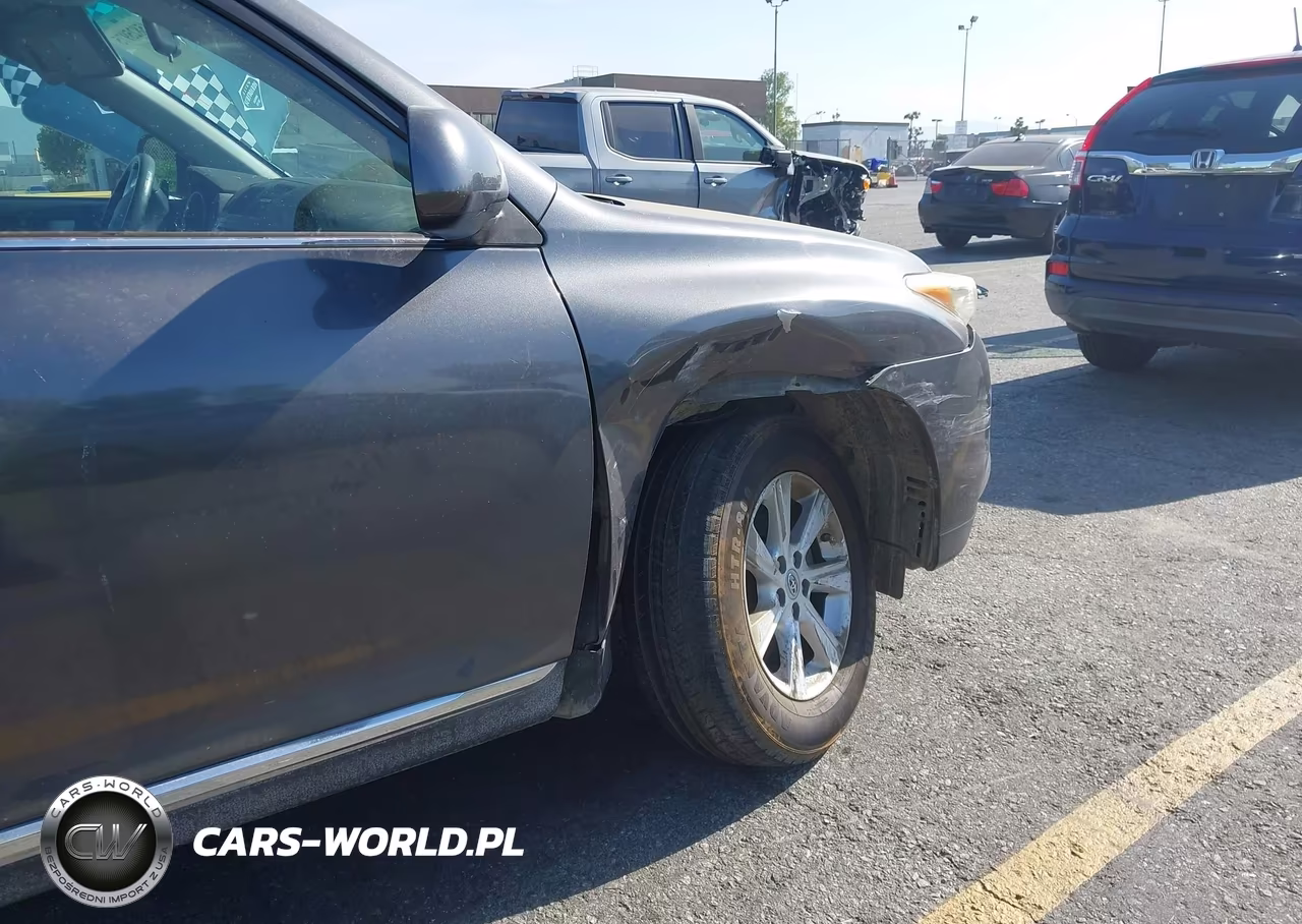 2012 Toyota Highlander Base V6 VIN:5TDZK3EHXCS056904 - 12