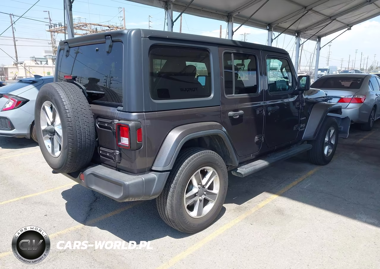 2021 Jeep Wrangler Unlimited Sahara 4X4 VIN:1C4HJXEN4MW634752 - 4