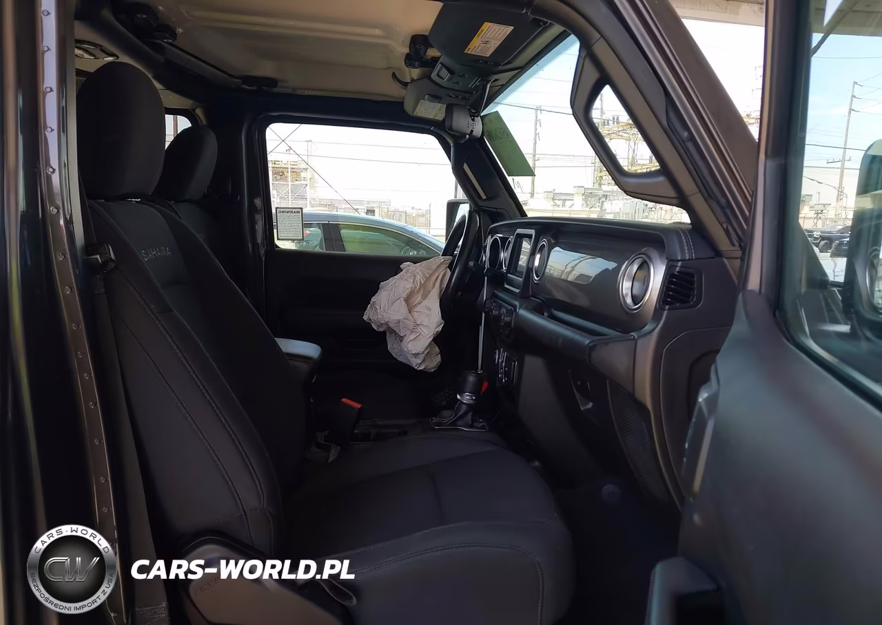 2021 Jeep Wrangler Unlimited Sahara 4X4 VIN:1C4HJXEN4MW634752 - 5