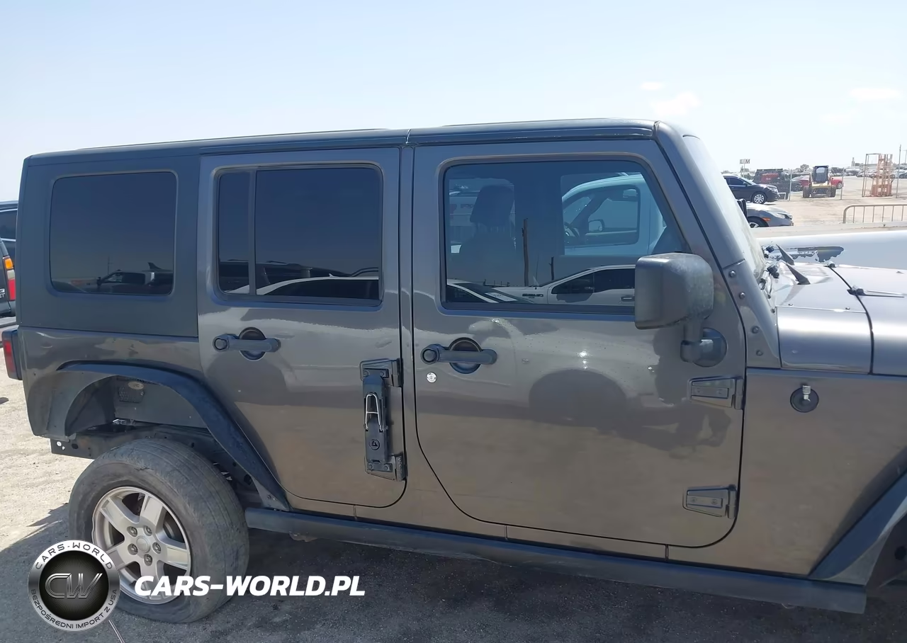 2016 Jeep Wrangler Unlimited Rubicon VIN:1C4BJWFG7GL179322 - 13