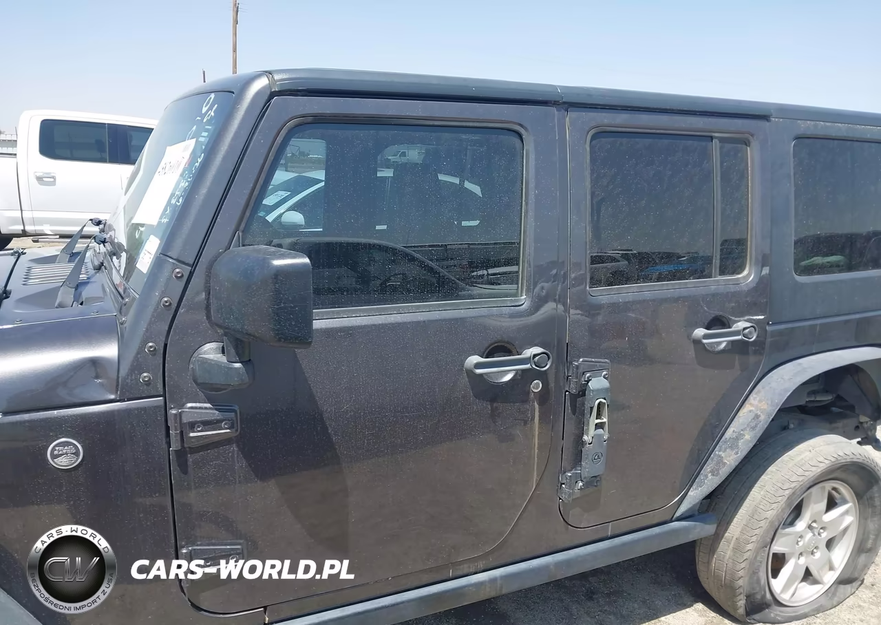 2016 Jeep Wrangler Unlimited Rubicon VIN:1C4BJWFG7GL179322 - 14