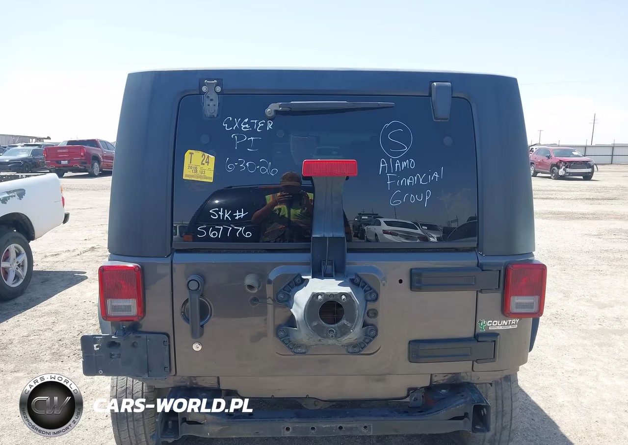 2016 Jeep Wrangler Unlimited Rubicon VIN:1C4BJWFG7GL179322 - 16