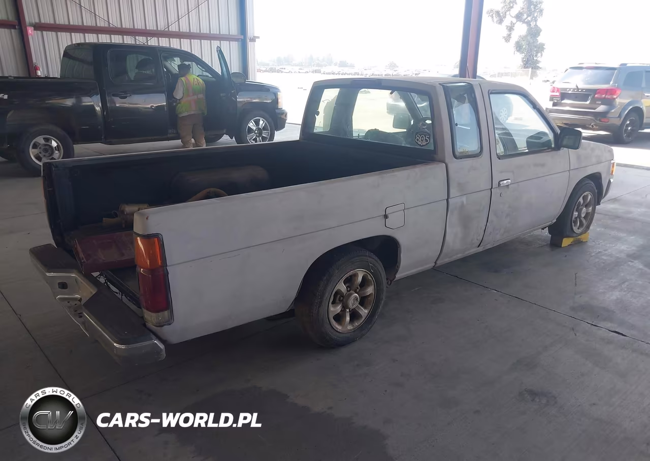 1996 Nissan Truck King Cab Se-King Cab Xe VIN:1N6SD16S7TC381633 - 4