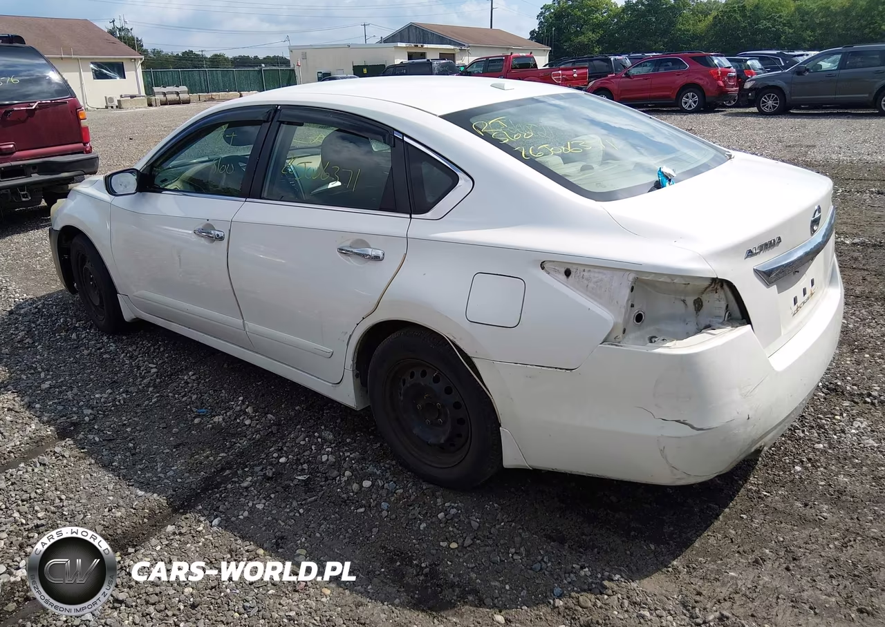 2015 Nissan Altima 2.5 S VIN:1N4AL3AP2FC106858 - 3