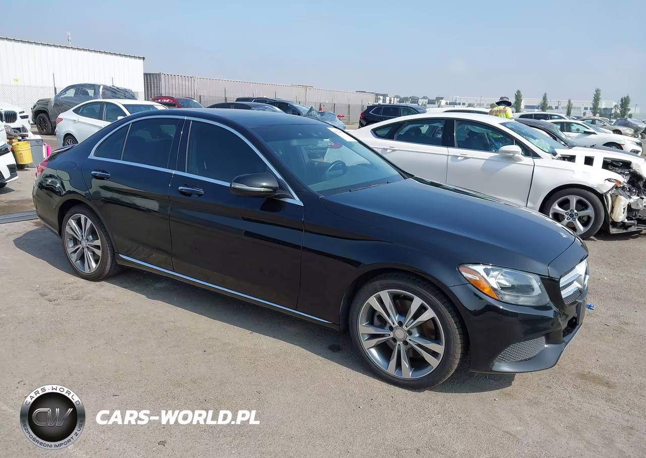2016 Mercedes-Benz C 300 – zdjęcie 1 z 17