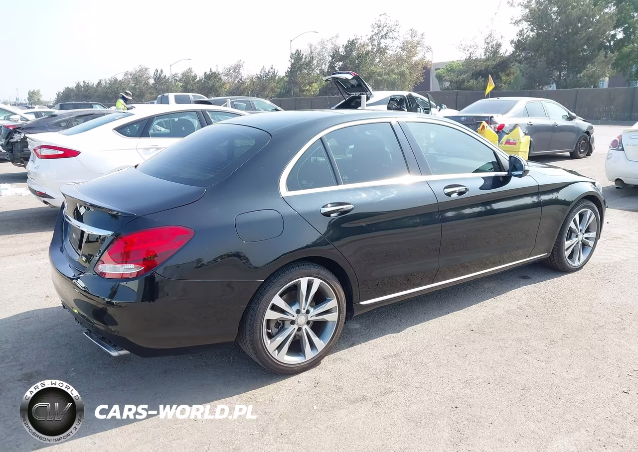 2016 Mercedes-Benz C 300 VIN:55SWF4JB0GU119919 - 4