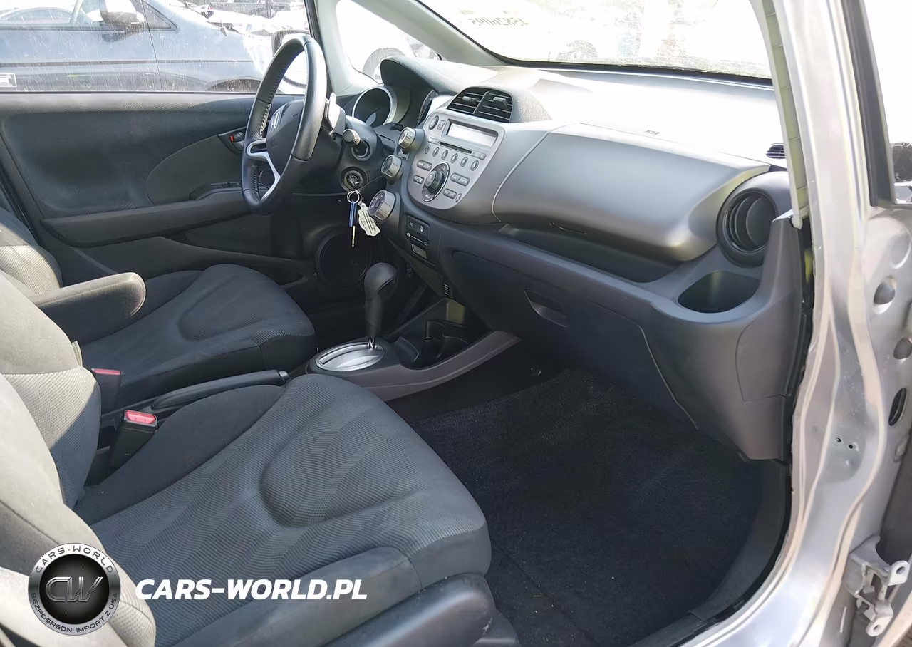 2010 Honda Fit Sport VIN:JHMGE8H49AC012880 - 5