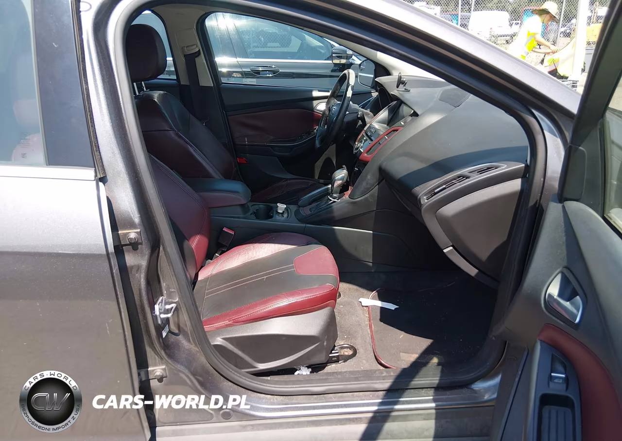 2013 Ford Focus Titanium VIN:1FADP3N25DL112490 - 5