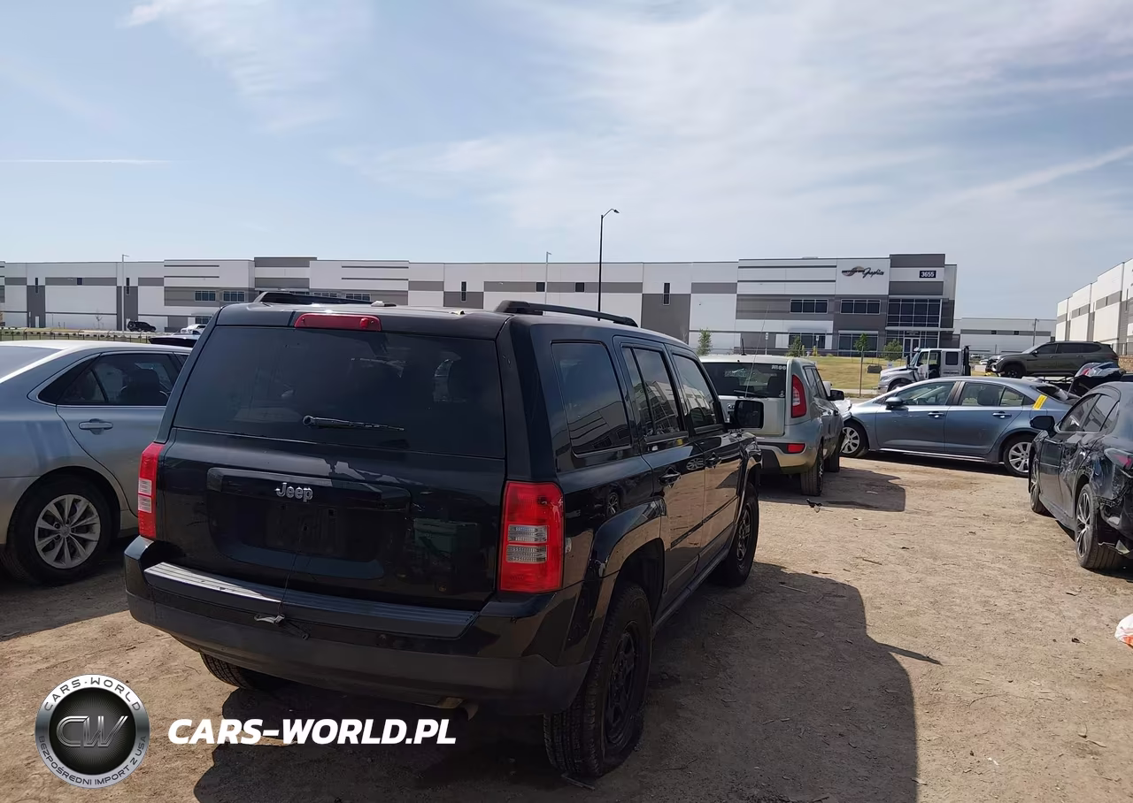 2016 Jeep Patriot Sport VIN:1C4NJPBA1GD744744 - 4
