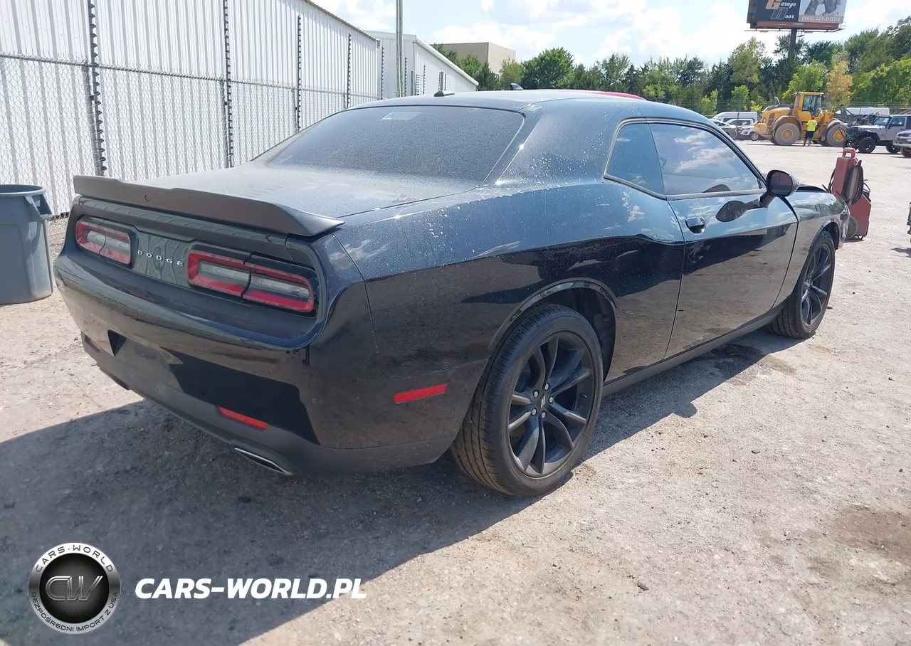 2018 Dodge Challenger Sxt VIN:2C3CDZAG6JH271485 - 4