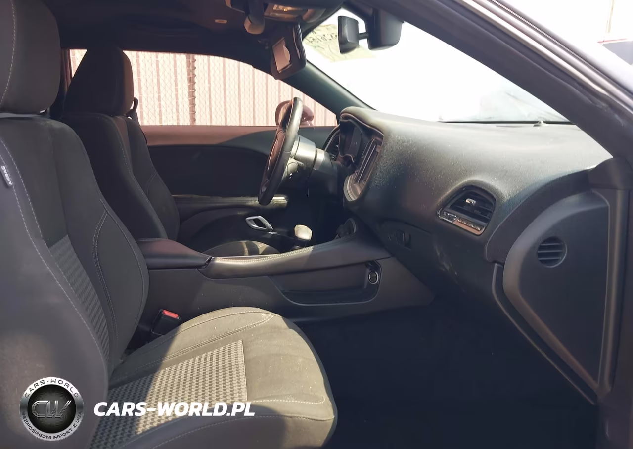 2018 Dodge Challenger Sxt VIN:2C3CDZAG6JH271485 - 5