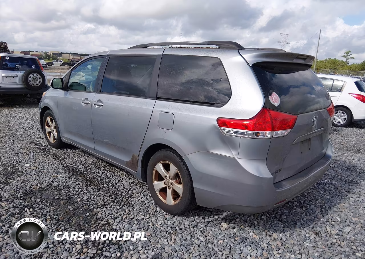 2011 Toyota Sienna Le V6 VIN:5TDKK3DC9BS156269 - 3