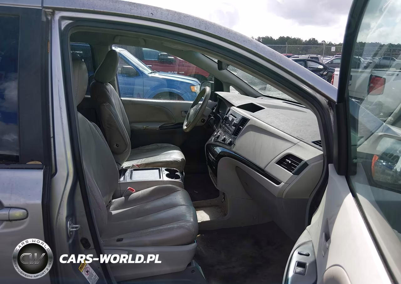 2011 Toyota Sienna Le V6 VIN:5TDKK3DC9BS156269 - 5