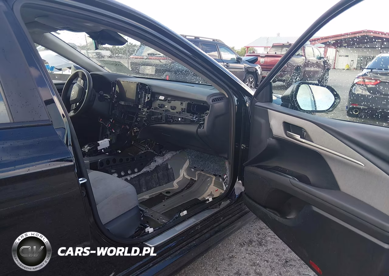 2025 Toyota Camry Le VIN:4T1DAACK7SU058387 - 5