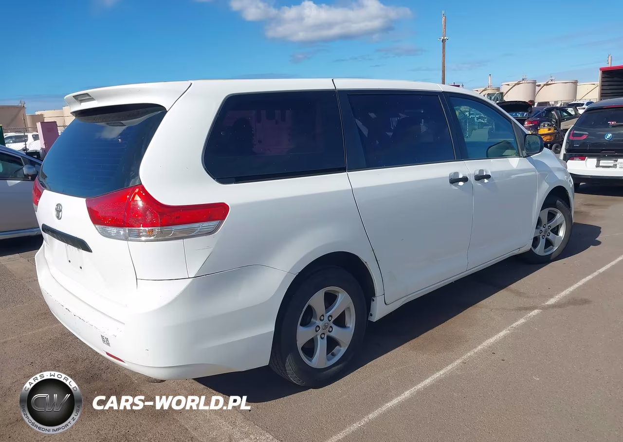 2012 Toyota Sienna Le 8 Passenger VIN:5TDKA3DC7CS015978 - 4