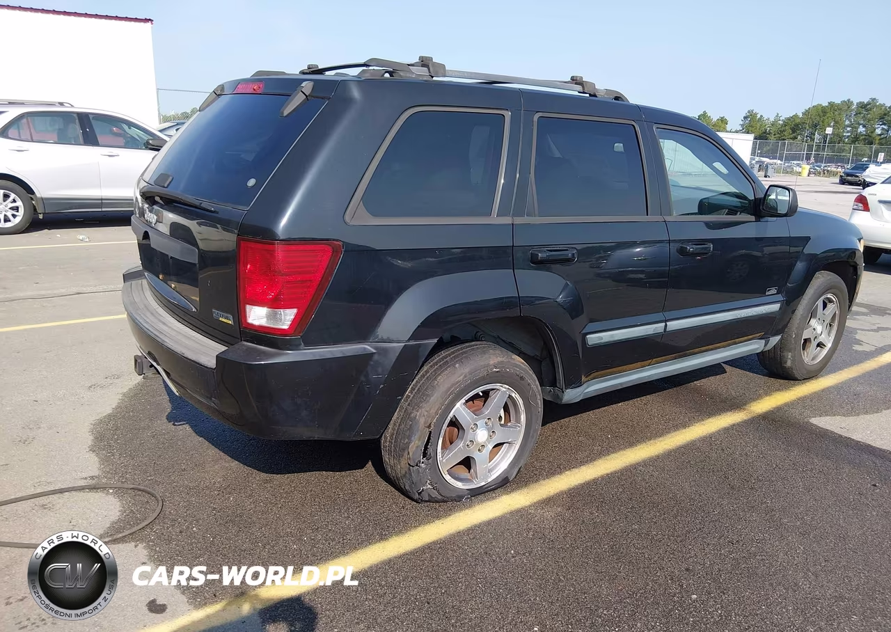 2007 Jeep Grand Cherokee Laredo VIN:1J8HR48P37C693763 - 4
