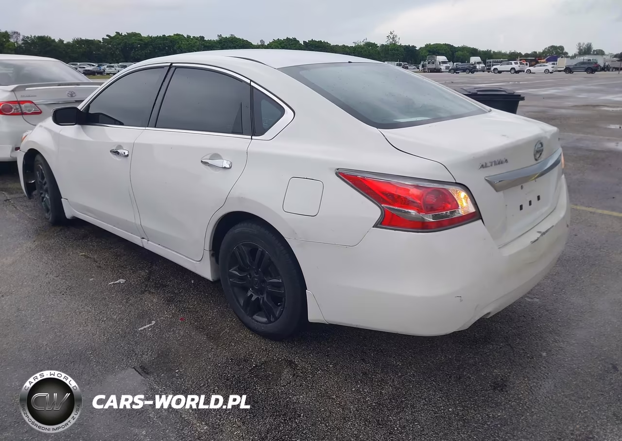 2015 Nissan Altima 2.5 S VIN:1N4AL3AP8FN388959 - 3
