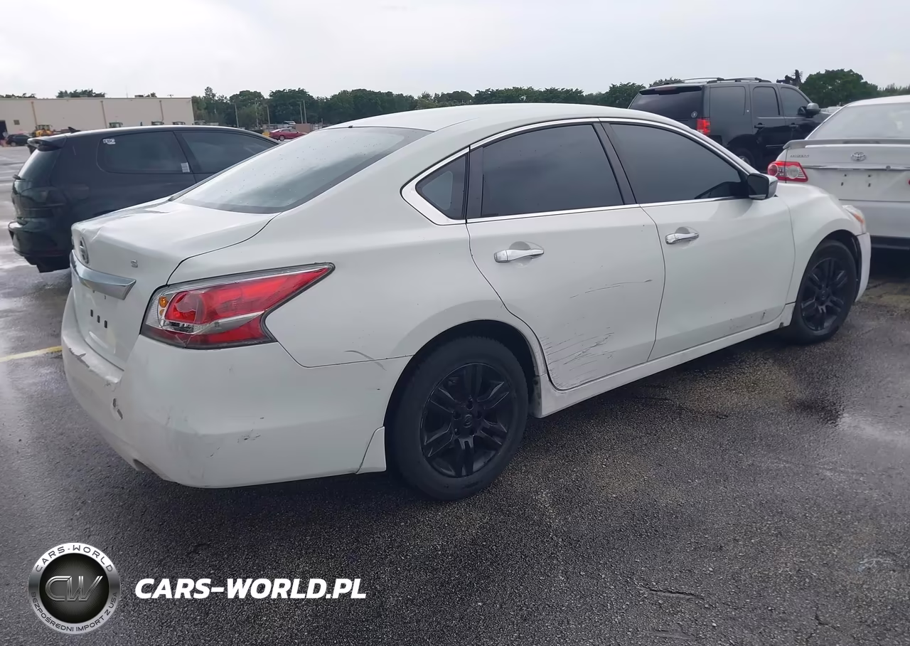 2015 Nissan Altima 2.5 S VIN:1N4AL3AP8FN388959 - 4