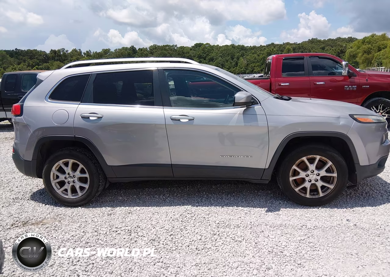 2016 Jeep Cherokee Latitude VIN:1C4PJLCB1GW264958 - 13