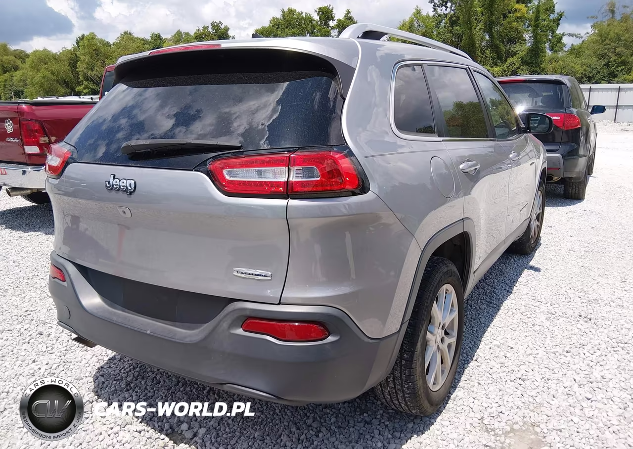 2016 Jeep Cherokee Latitude VIN:1C4PJLCB1GW264958 - 4