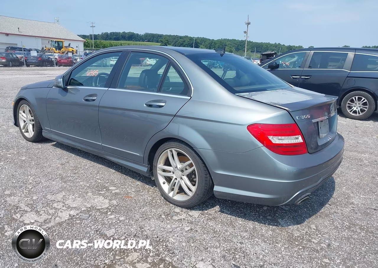 2012 Mercedes-Benz C 300 Sport 4Matic VIN:WDDGF8BB1CR229903 - 3