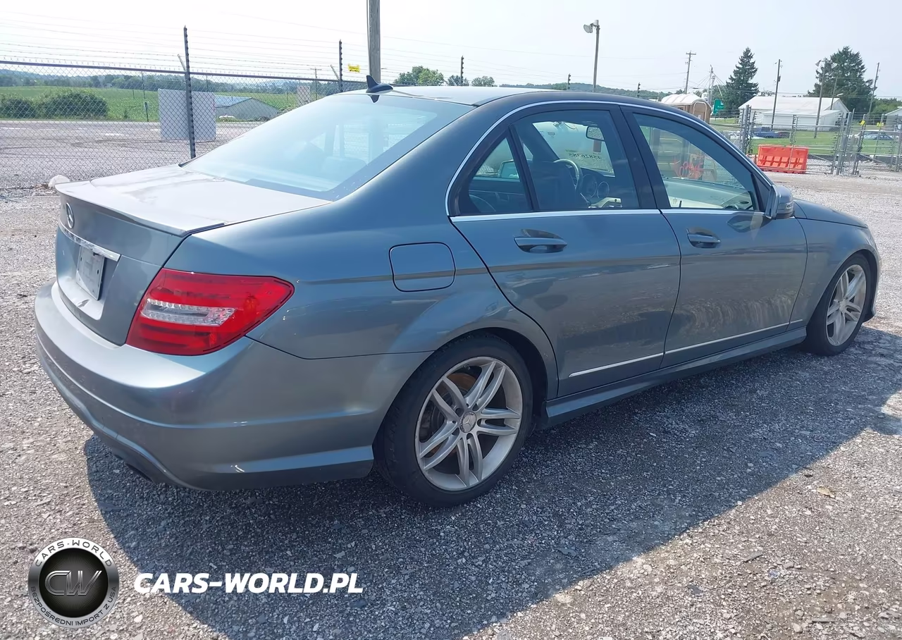 2012 Mercedes-Benz C 300 Sport 4Matic VIN:WDDGF8BB1CR229903 - 4