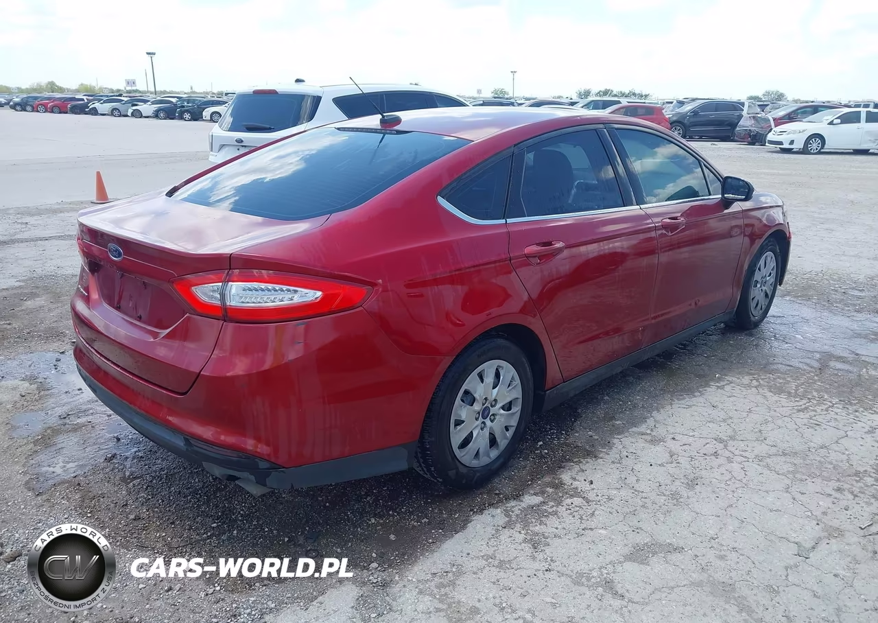 2014 Ford Fusion S VIN:3FA6P0G77ER390567 - 4