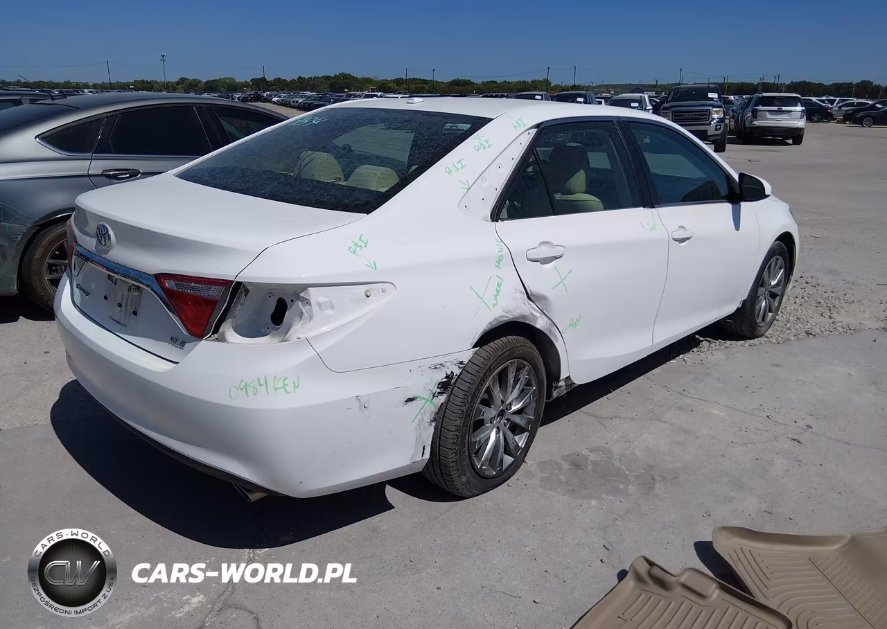 2017 Toyota Camry Xle V6 VIN:4T1BK1FK5HU032167 - 4