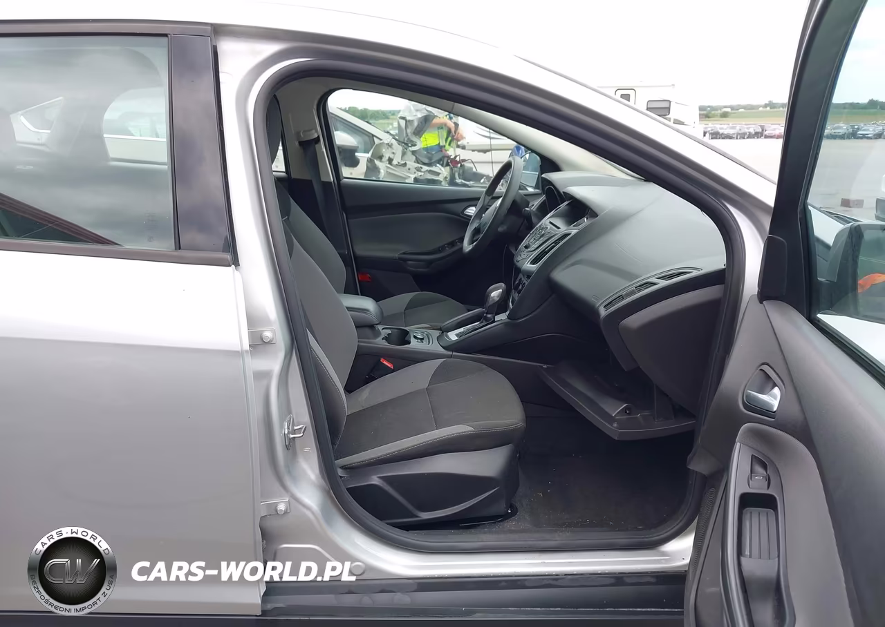 2014 Ford Focus Se VIN:1FADP3F25EL194771 - 5