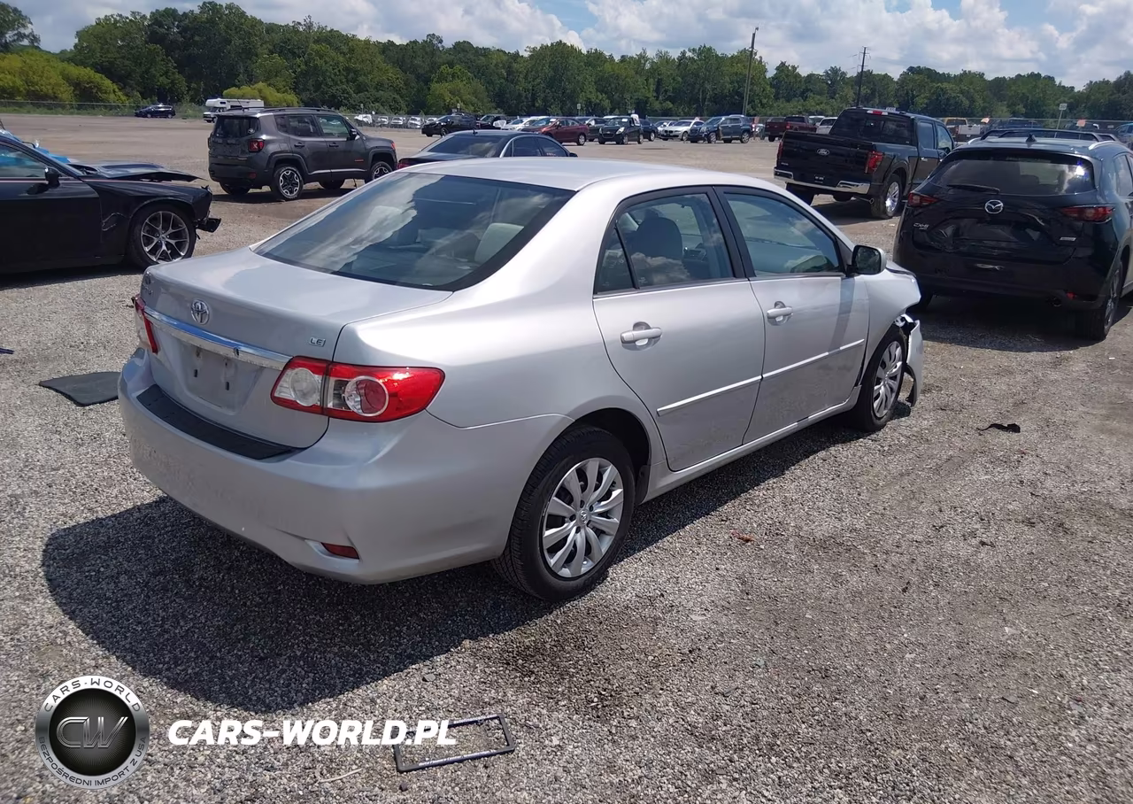 2013 Toyota Corolla Le VIN:2T1BU4EE4DC966727 - 4