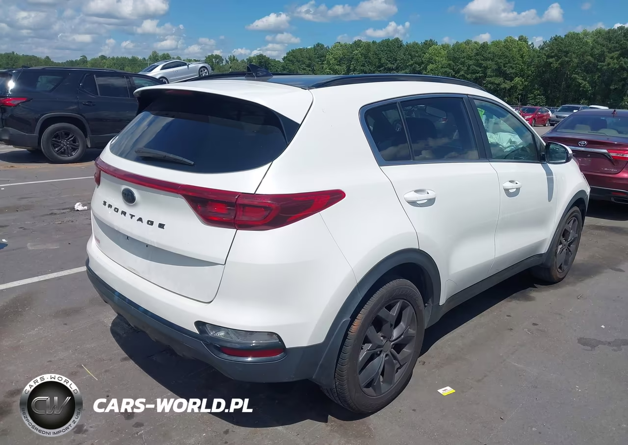 2022 Kia Sportage Nightfall Edition VIN:KNDP63AC0N7980447 - 4