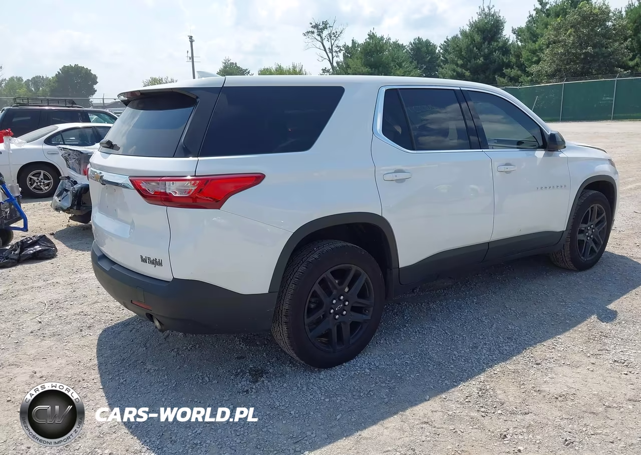 2021 Chevrolet Traverse Fwd Ls VIN:1GNERFKW1MJ124592 - 4