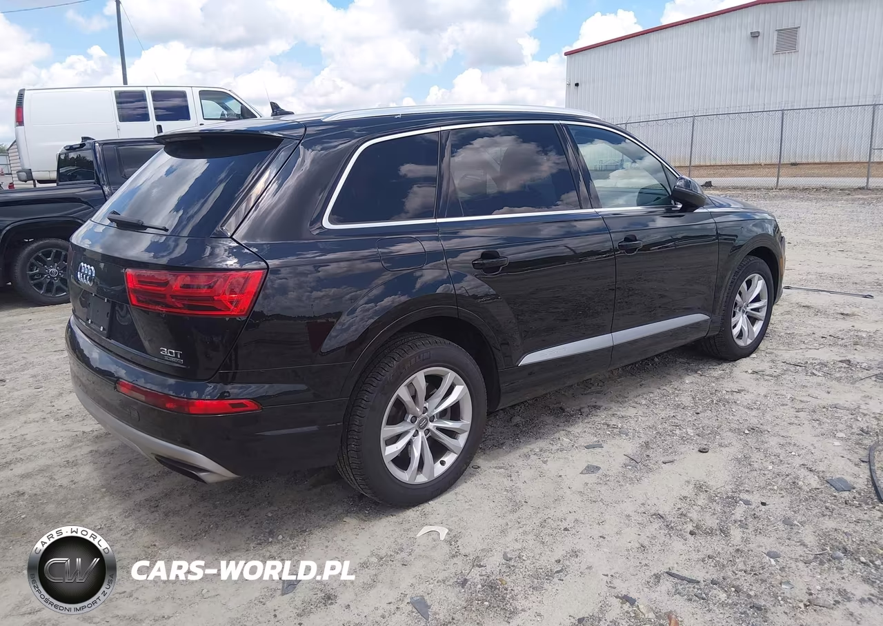 2018 Audi Q7 3.0T Premium VIN:WA1LAAF72JD020646 - 4