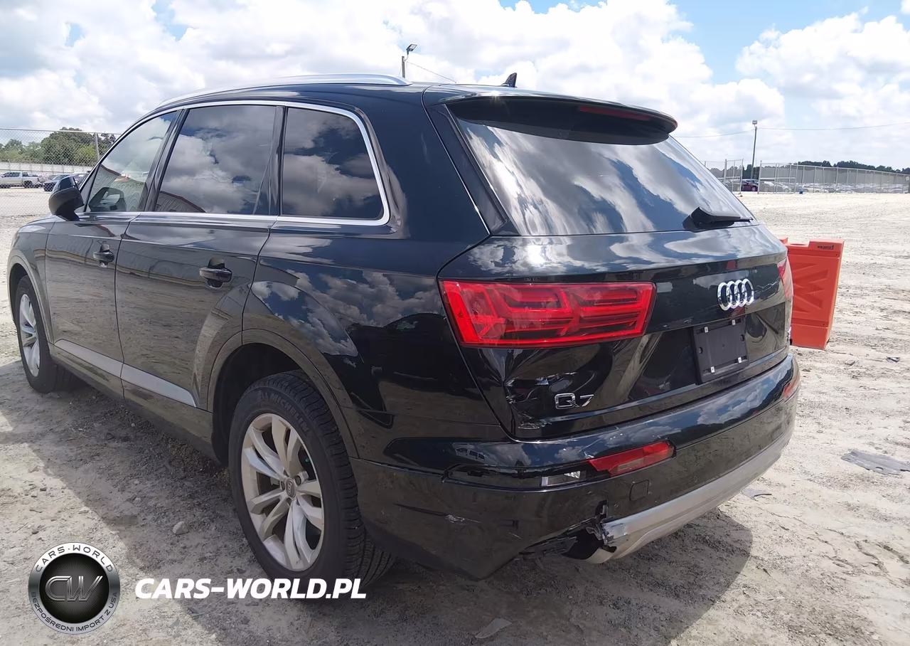 2018 Audi Q7 3.0T Premium VIN:WA1LAAF72JD020646 - 6