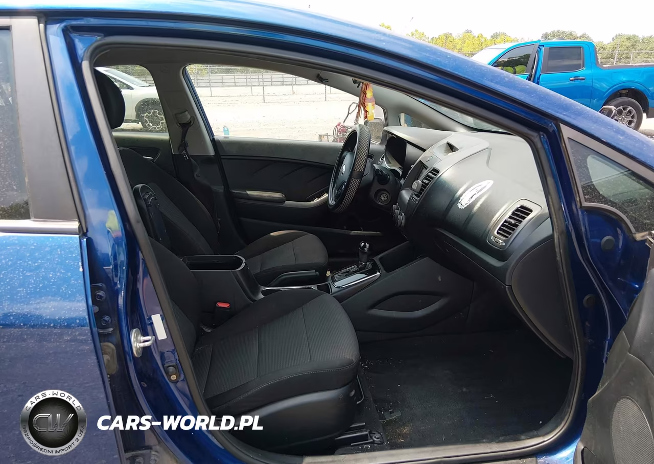 2018 Kia Forte Lx VIN:3KPFK4A70JE267669 - 5