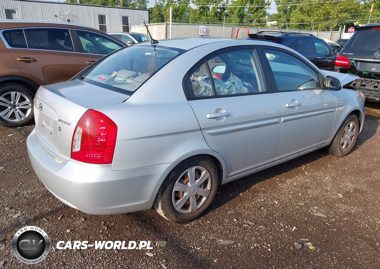 2007 Hyundai Accent Gls VIN:KMHCN46C27U154859 - 4