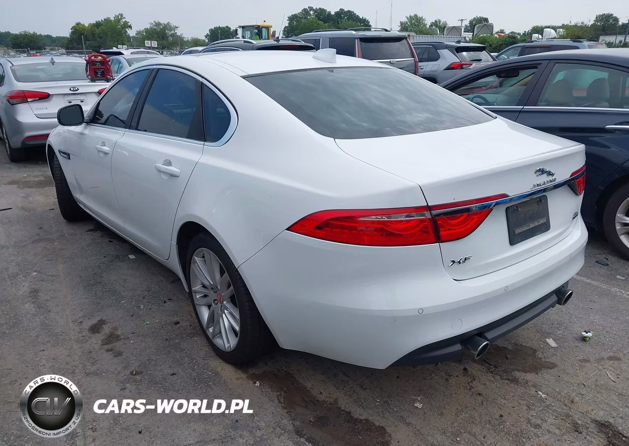 2017 Jaguar Xf 35T Prestige VIN:SAJBK4BV8HCY44575 - 3