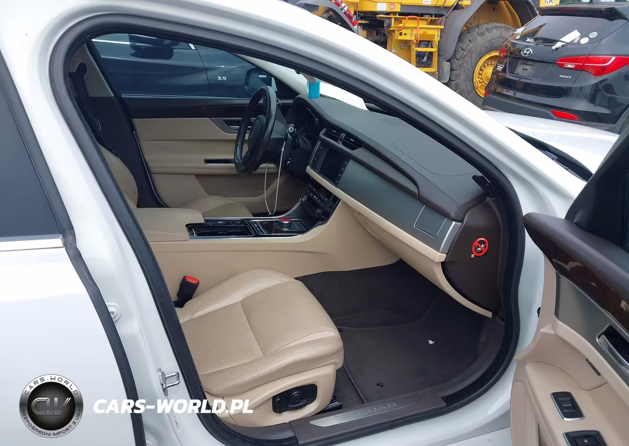 2017 Jaguar Xf 35T Prestige VIN:SAJBK4BV8HCY44575 - 5