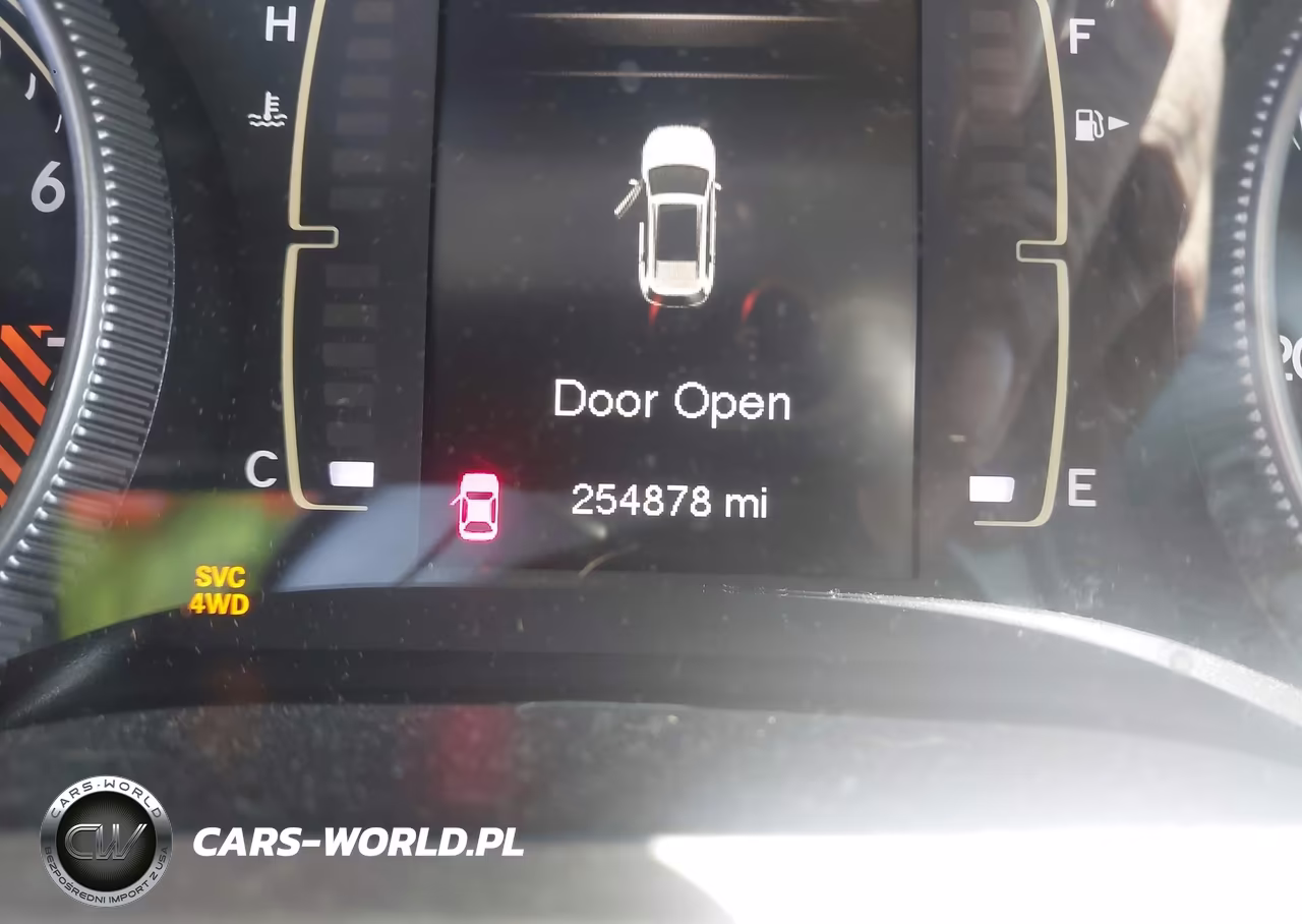 2015 Jeep Cherokee Latitude VIN:1C4PJMCS6FW773240 - 15